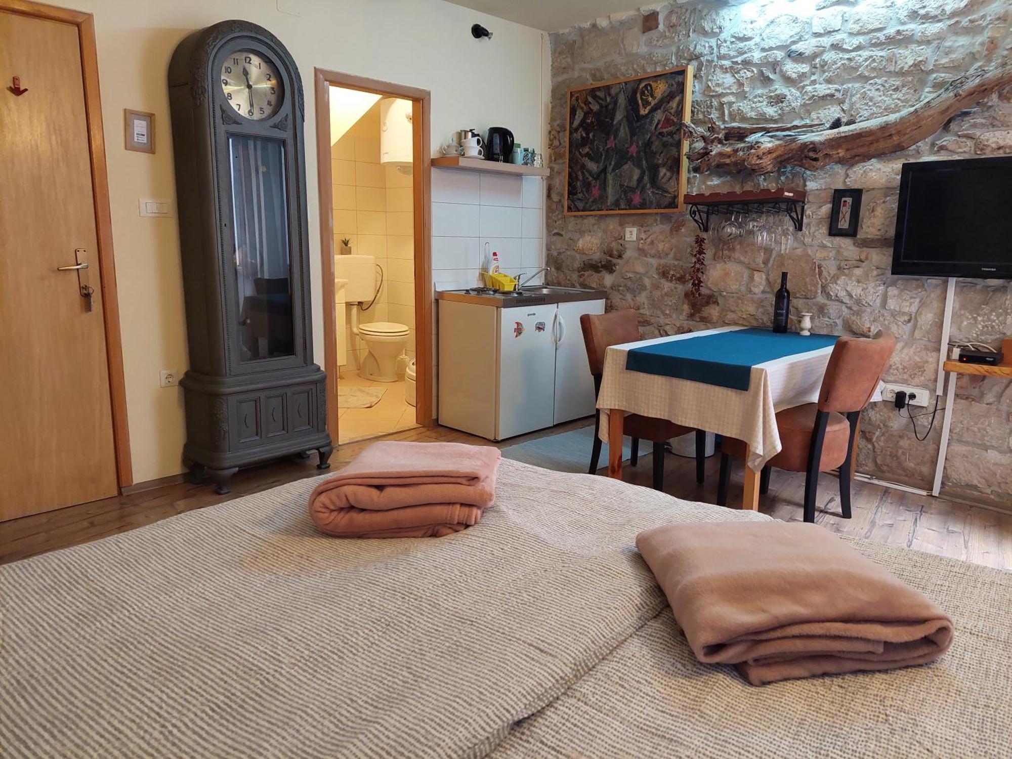 Casa Casale Apartment Ровин Екстериор снимка
